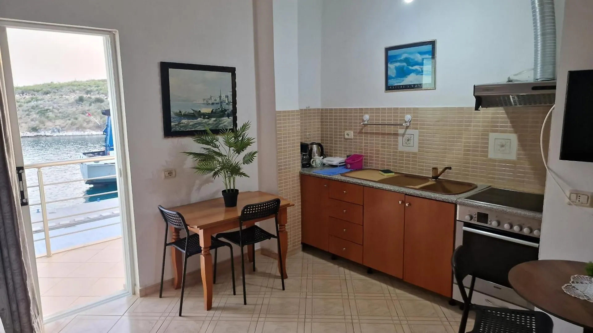 Marina Suites Sarande Apartment